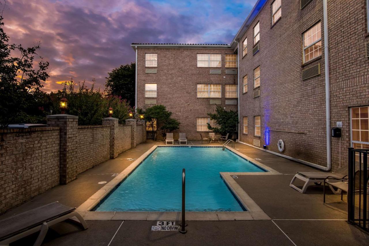 Outdoor Pool at MainStay Suites Addison-Dallas