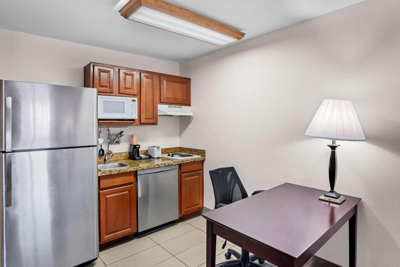 Full In-Room Kitchen at MainStay Suites Addison-Dallas