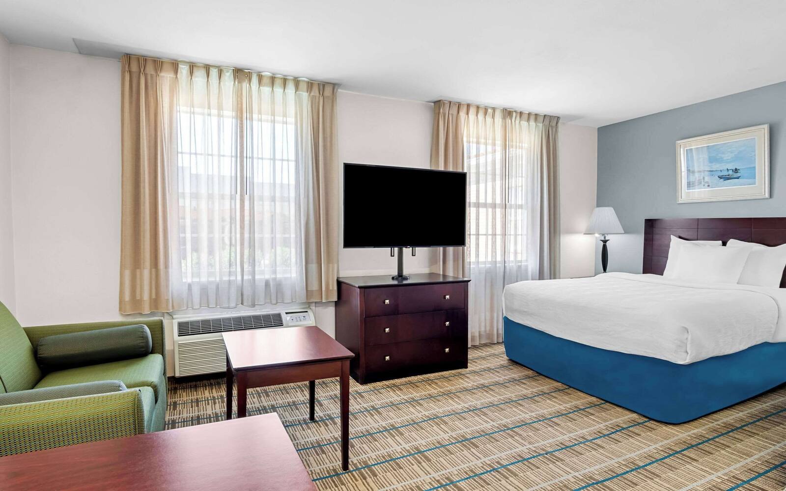 Queen guest suite interior